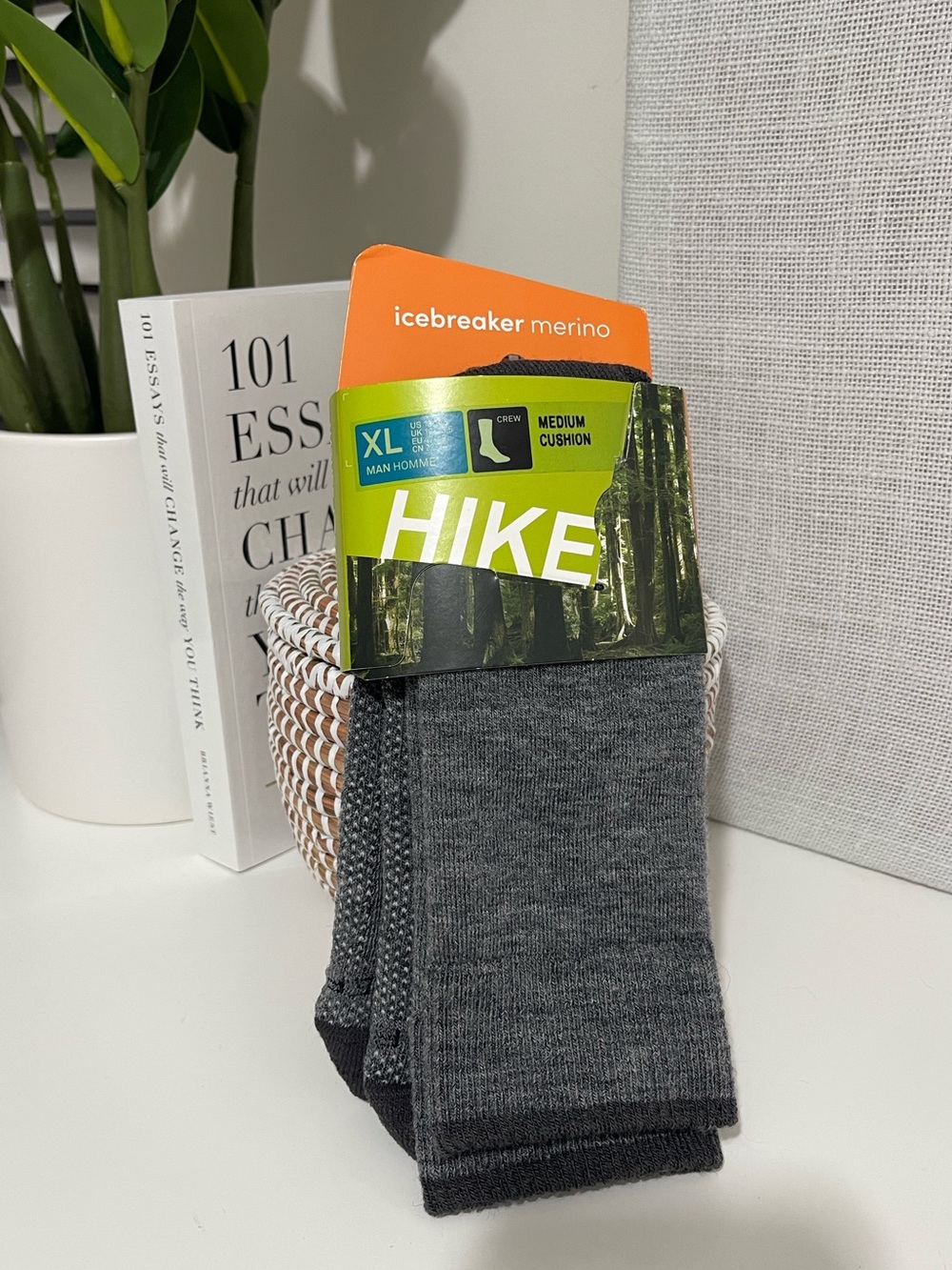 nwt ICEBREAKER merino men’s XL gray hiking outdoors travel warm